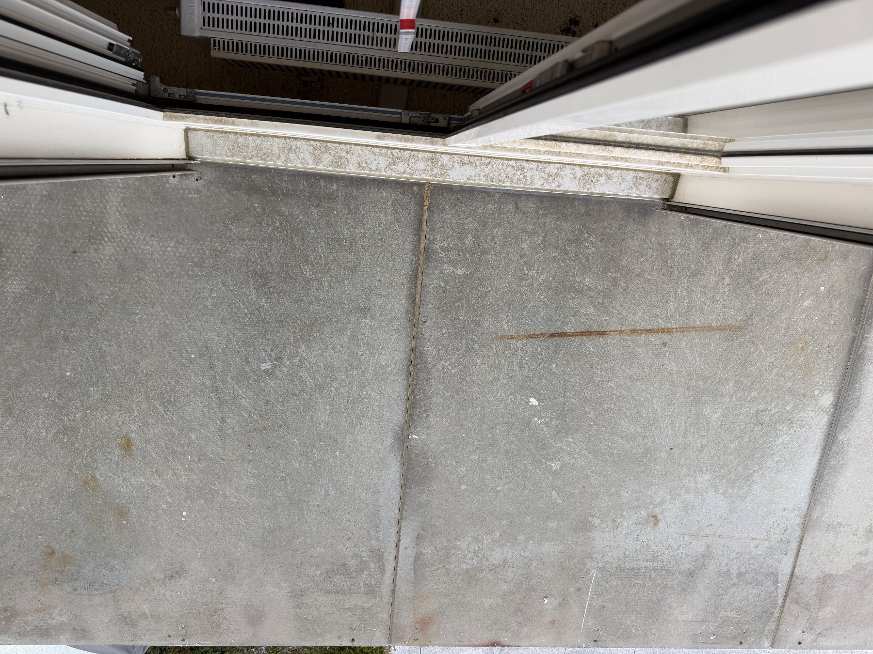 Piatti di portata: Faserzementplatten / Balkonplatten / robuste Bauplatten grau – Usato da Geroldswil venduto da Landolt8888 2