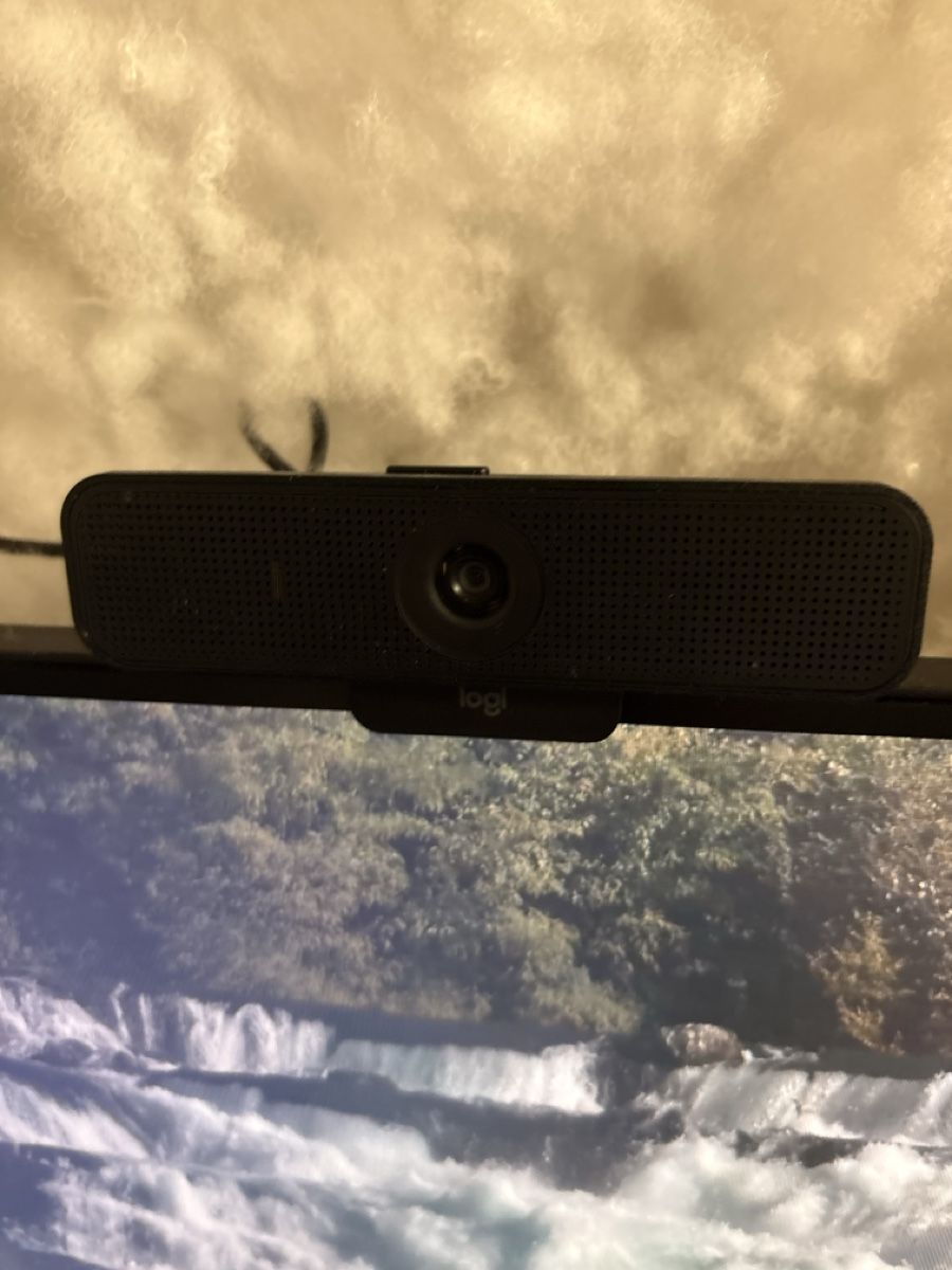 Console: Gaming PC, streamdek, microphone, webcam, and three monitors – Usato da Lausen venduto da Mutuli 4