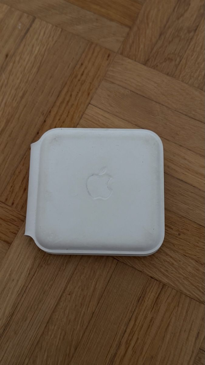 Apple Ladegeräte: Chargeur Apple MagSafe Duo – Gebraucht aus meyrin von aar_g8xm