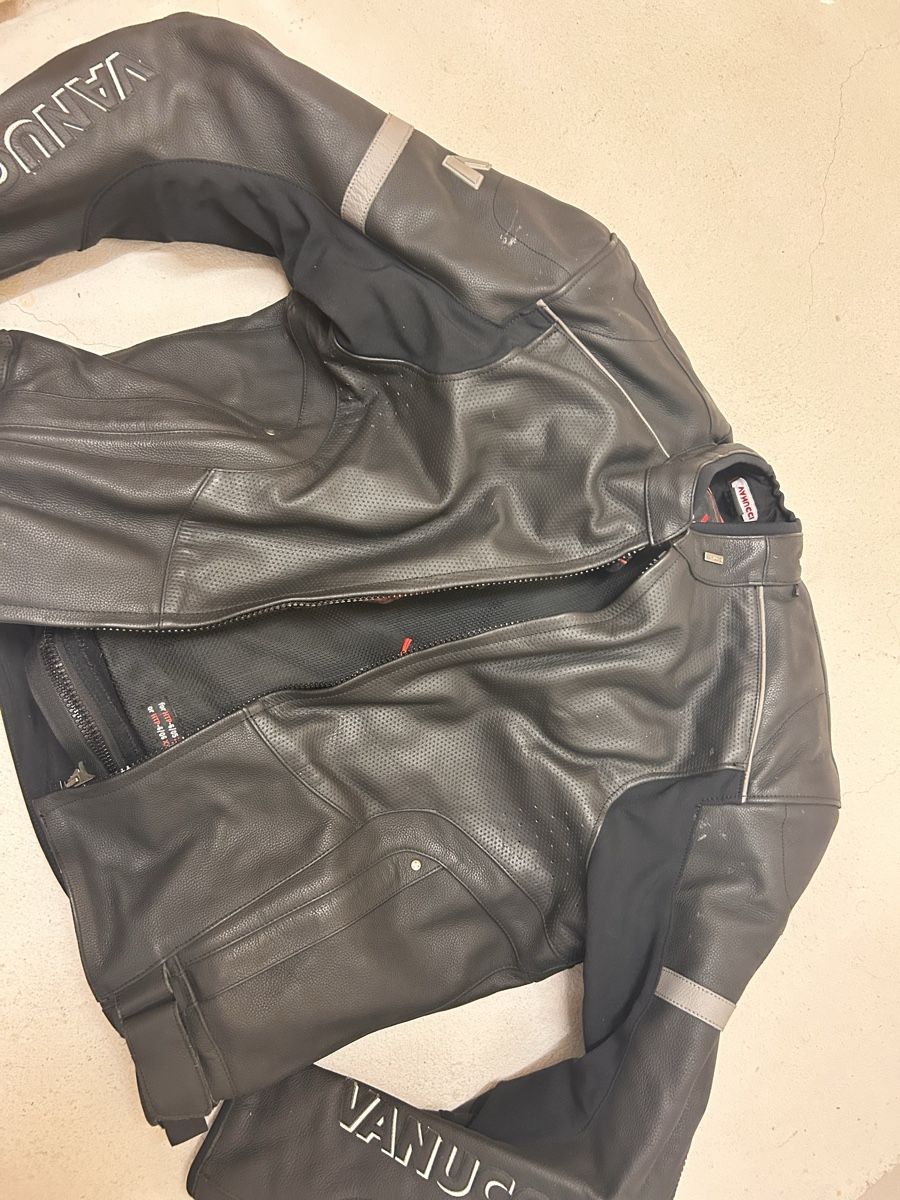 Vanucci Lotti di vestiti: Vanucci Leather Motorcycle Set – Nuovo (secondo la descrizione) da Dübendorf venduto da adi_ngr8 1