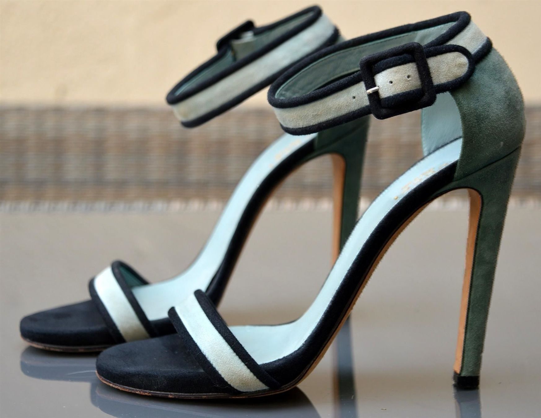 Gucci Scarpe da donna: Sandales Gucci .38,5 – Usato da Collonges venduto da Auganien 5