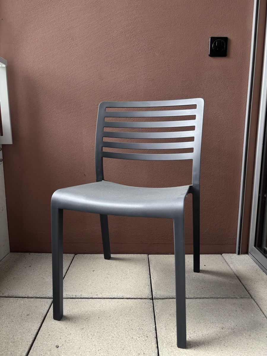Sedie: Monoblock Stuhl Kunststoff Grau 2x – Usato da Horw venduto da jak_cy5d