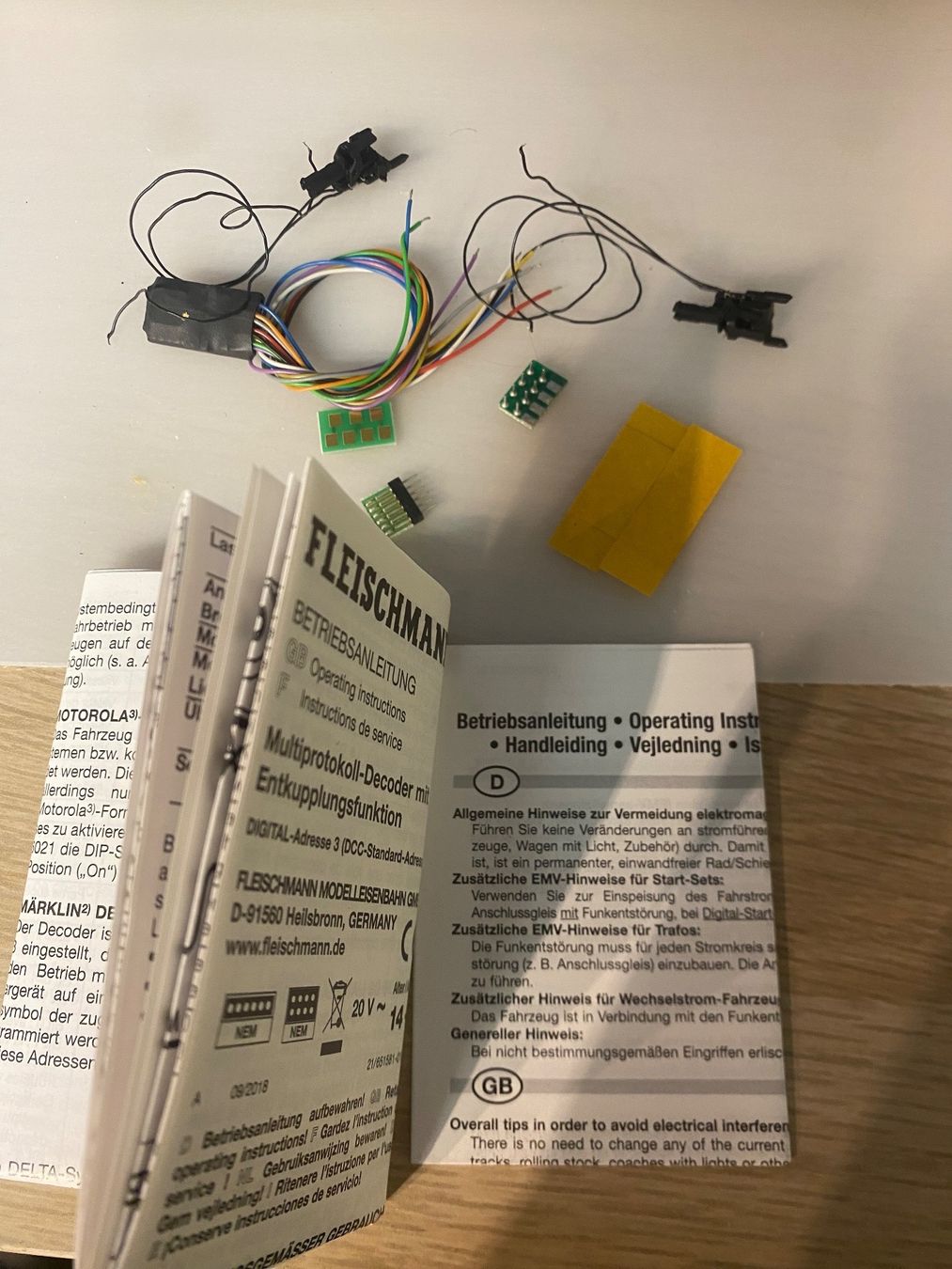 Fleischmann Modellini di ferrovie: Fleischmann/ Märklin/ Zimo digitale Kupplung mit Decoder – Nuovo (secondo la descrizione) da Riehen venduto da ambriarni 1