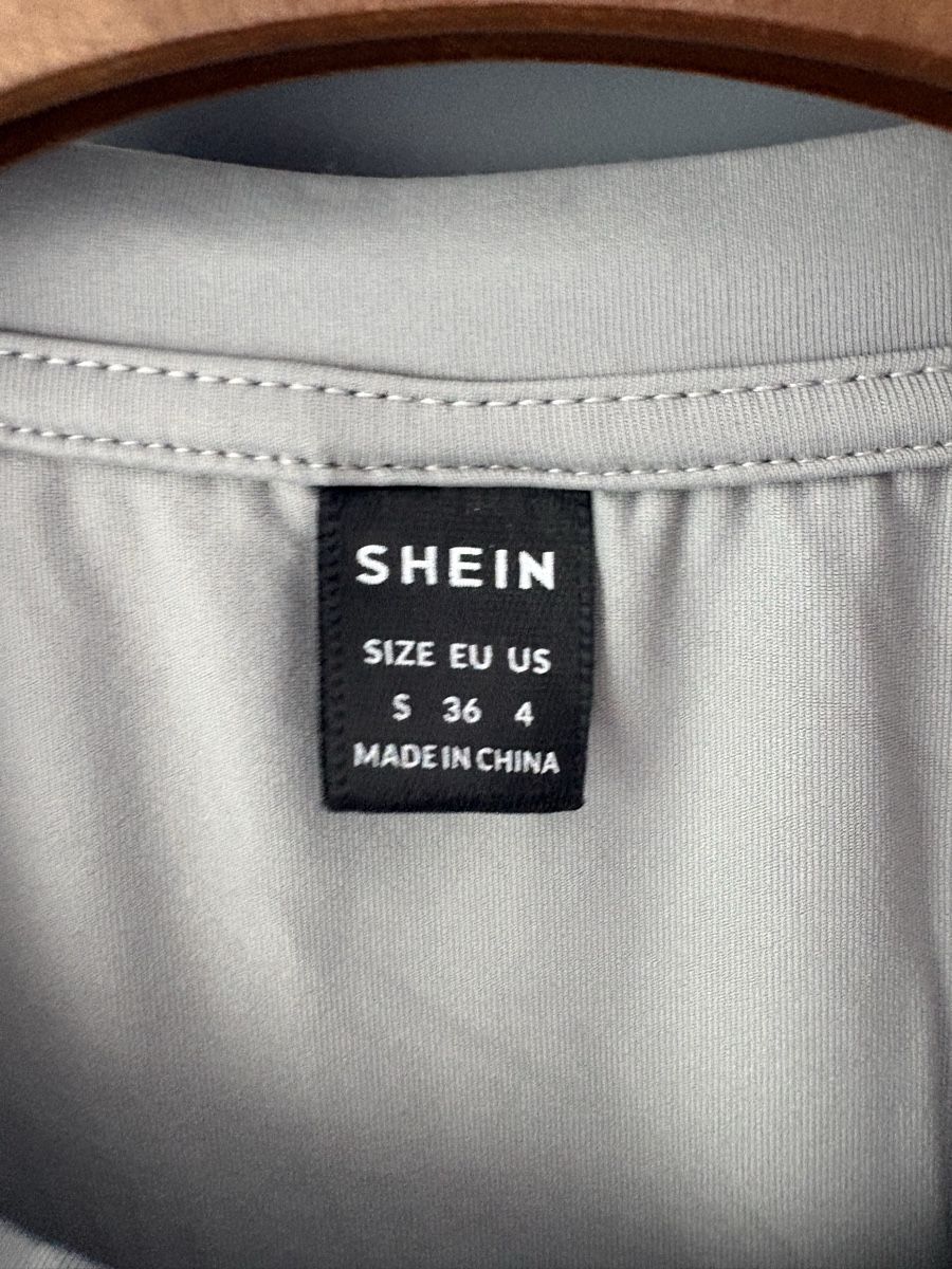 Shein T-shirts: T-shirt SHEIN gris taille S  – D'occasion à Champlan par mat_qff9 1