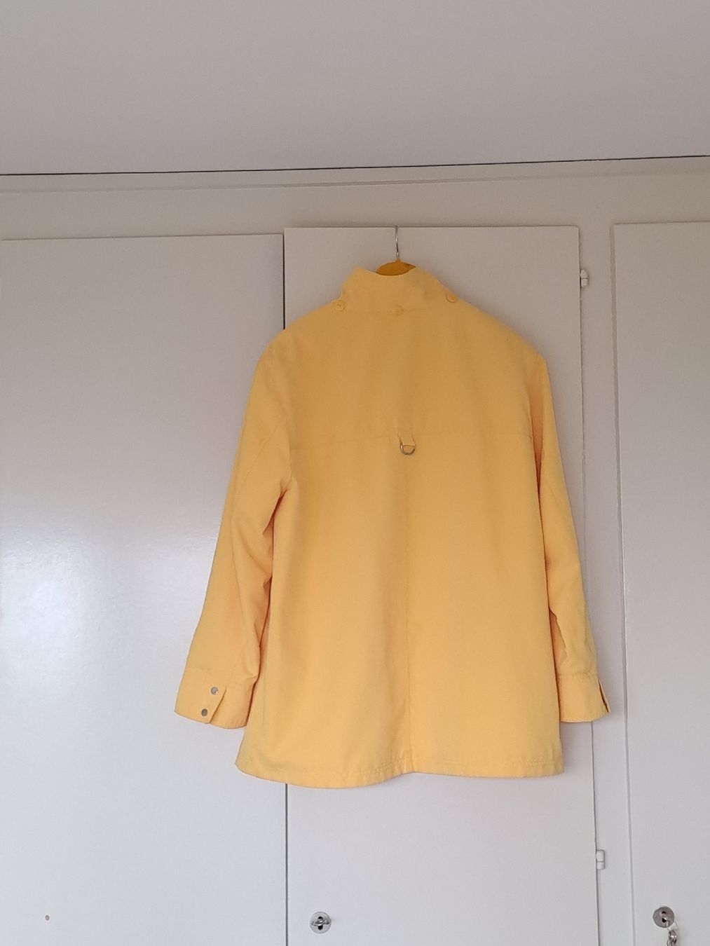 Giacche: Parka jaune, Concept UK,  taille 46 – Usato da Denens venduto da Chanchantevend 1