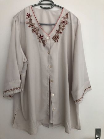 Wunderschöne Bluse, Grösse 52