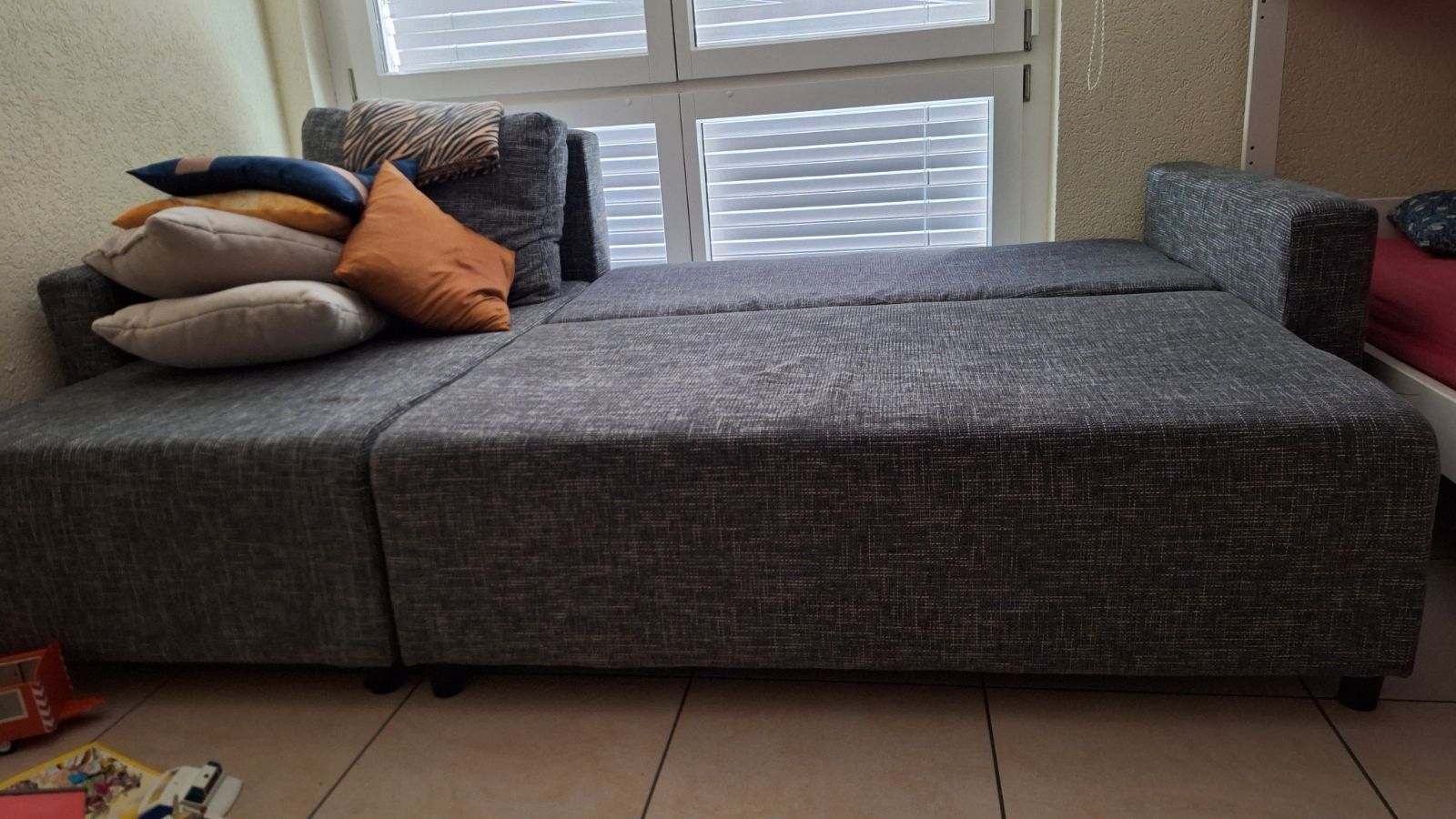 Ikea Divani: Schlafsofa grau von IKEA inkl. Matratzentopper – Usato da Schinznach Dorf venduto da friedle 1