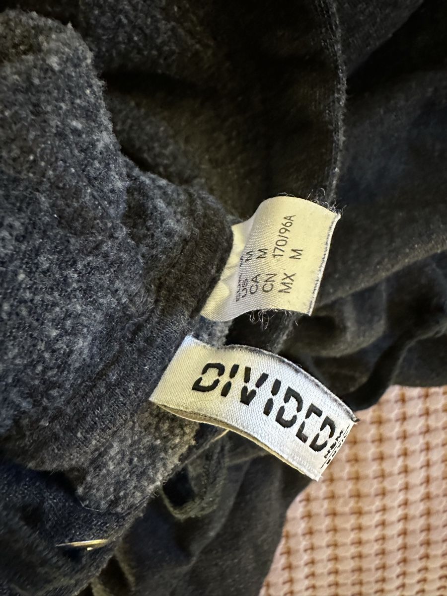 H&M Maglioni & Felpe: Grauer crop top Pulli – Nuovo (secondo la descrizione) da Oberwil BL venduto da viviii.mz 2