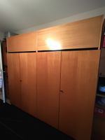Schrank, Nussbaum