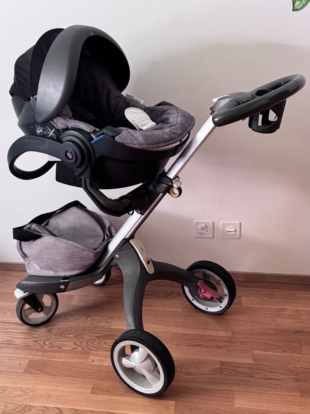 Stokke Carrozzine: Kinderwagen Stokke Xplory V5 Bundle gebraucht – Usato da Jona venduto da tambuehl01 4