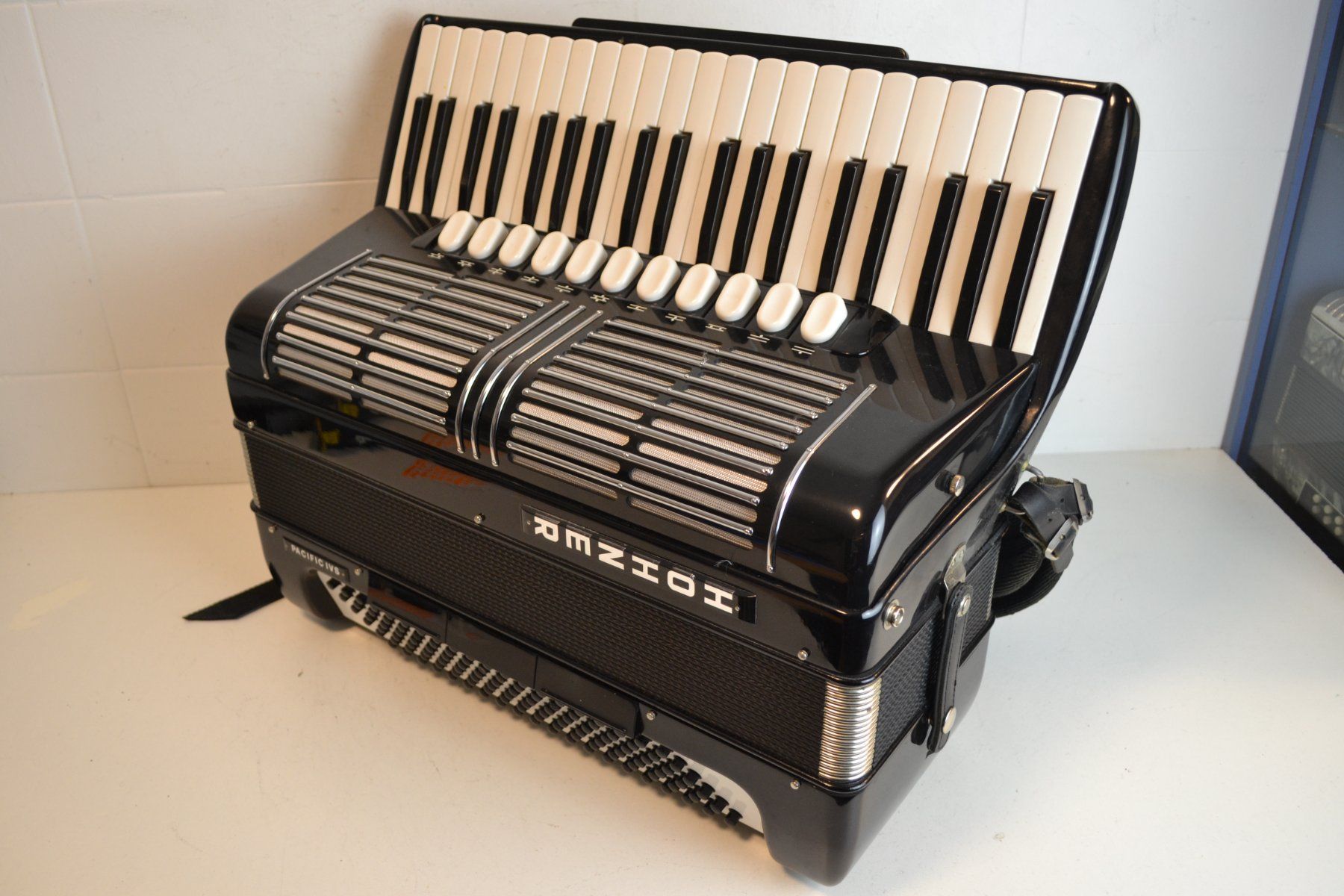 Hohner Musikinstrumente: Akkordeon chromatisch Hohner Pacific IV S – Gebraucht aus Zürich von baumusik 2