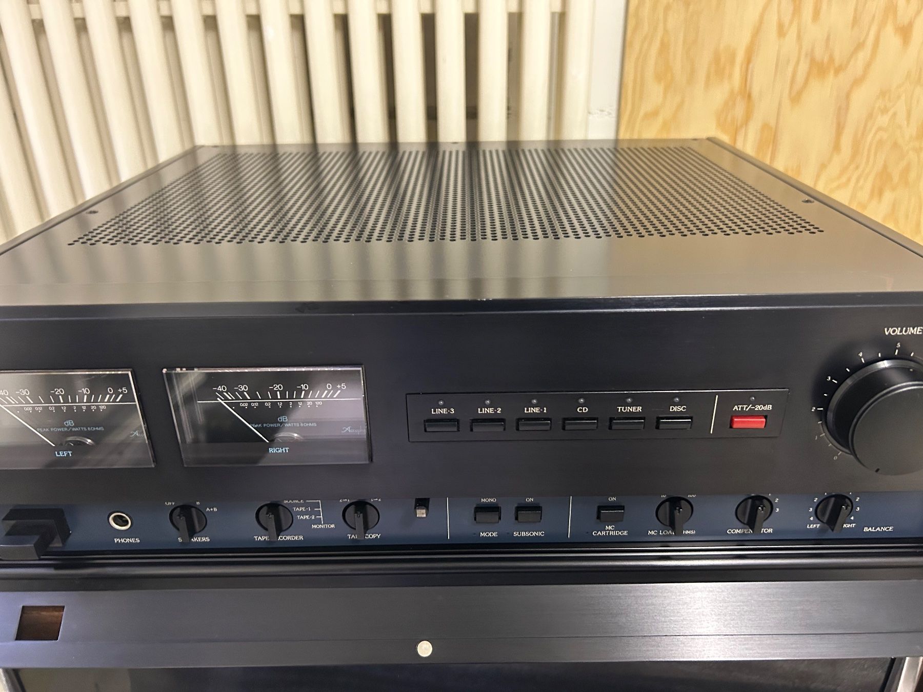 Accuphase Amplificatori: Accuphase E-302 – Fully Restored Integrated Amplifier – Usato da Baar venduto da AAT5 2