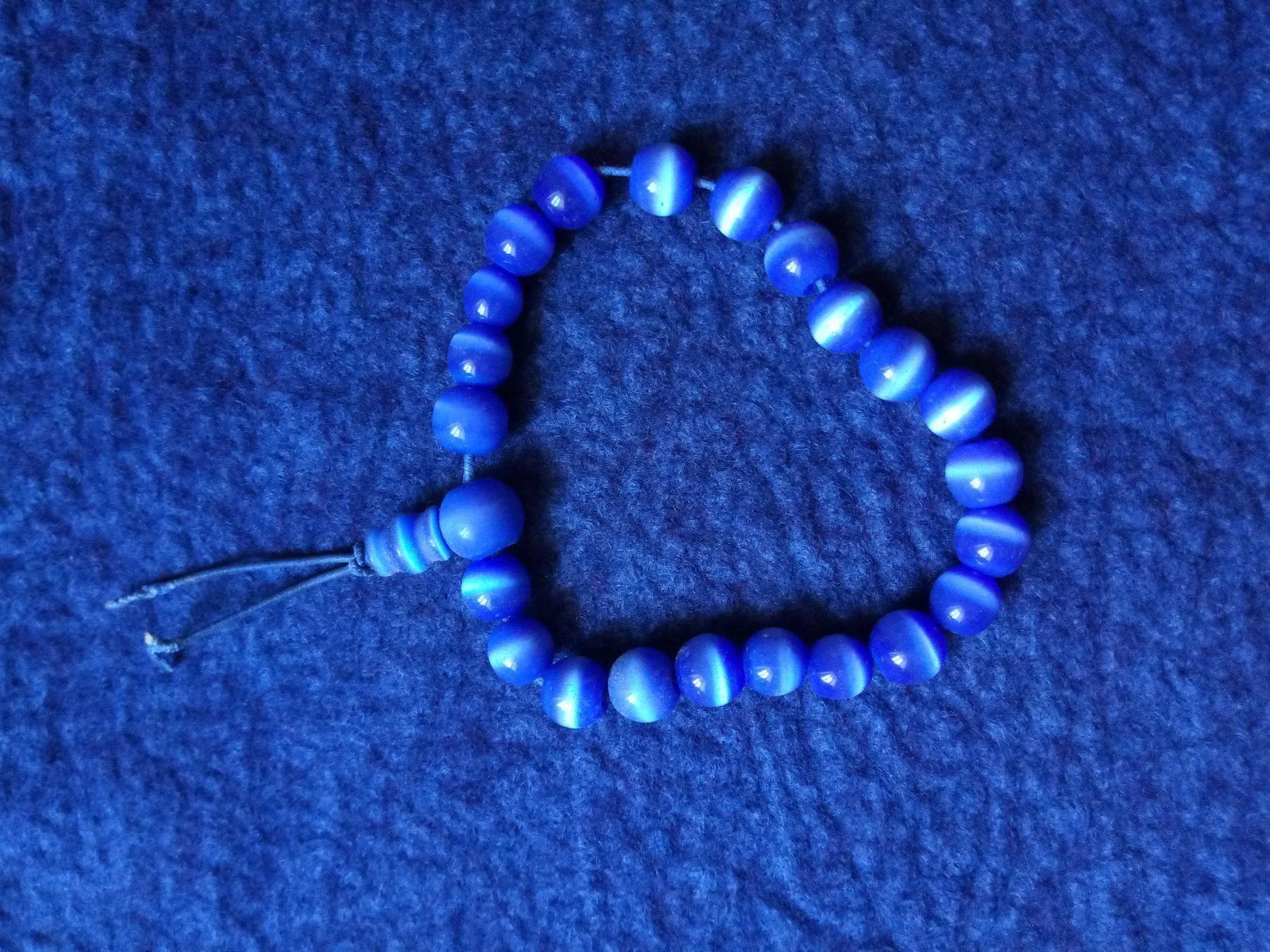 Bracelets: Modeschmuck Perlenarmband Blau – Neuf (Voir description) à Beckenried par Havacola