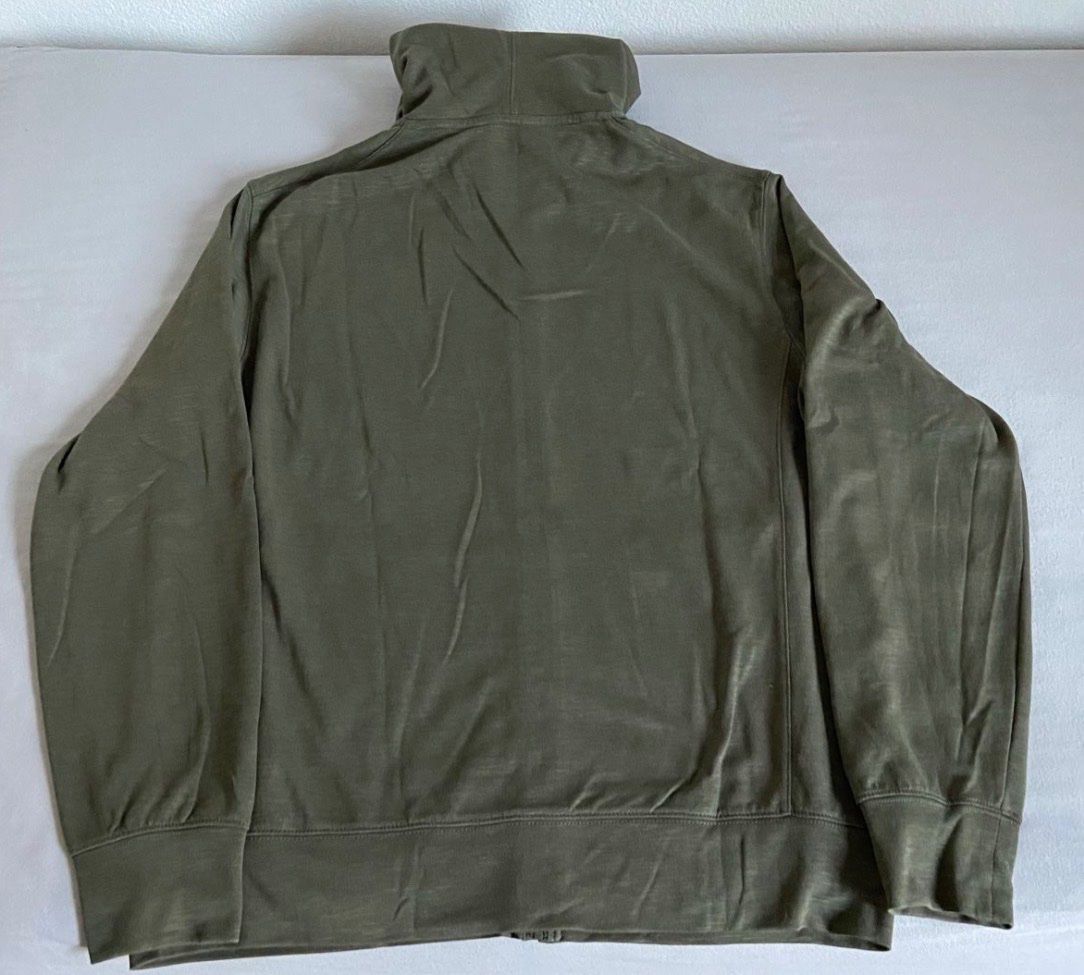 Pulls & Sweat-shirts: Uniqlo Kapuzen Sweater – D'occasion à Neuchâtel par Blek7 2