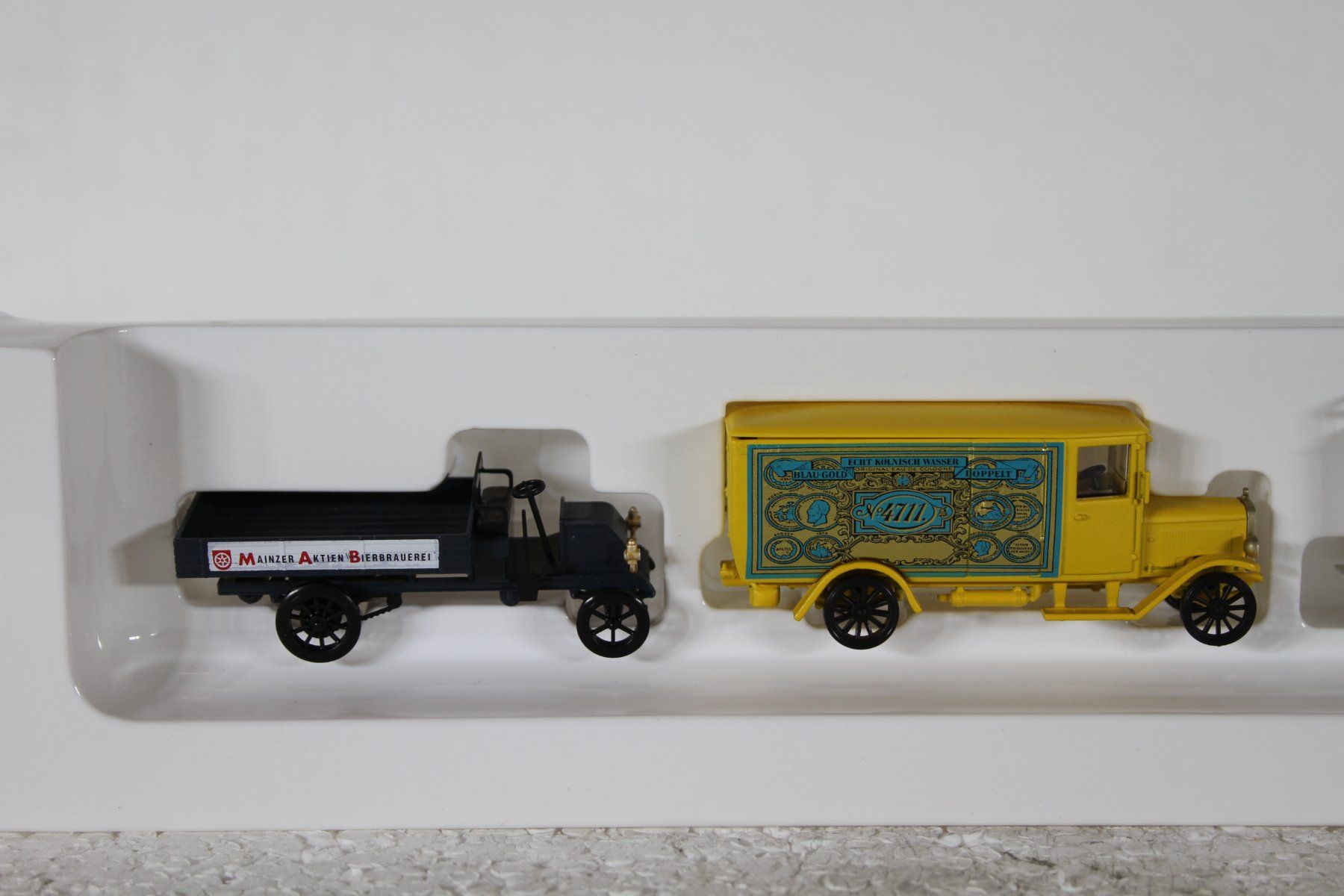 Märklin Modellini di ferrovie: Märklin 1889 Oldtimer Set Lieferwagen – Usato da Triesen venduto da gleis8 3