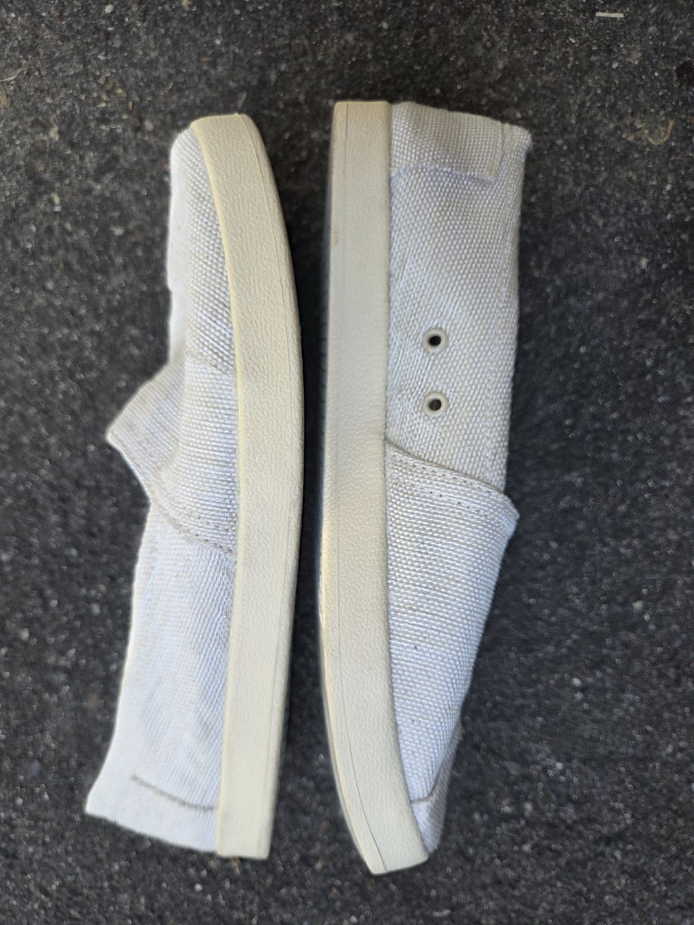 Toms Scarpe da donna: Lightweight TOMS Canvas Flats - Silver size 39 – Usato da Baar venduto da ema_7pkr 2