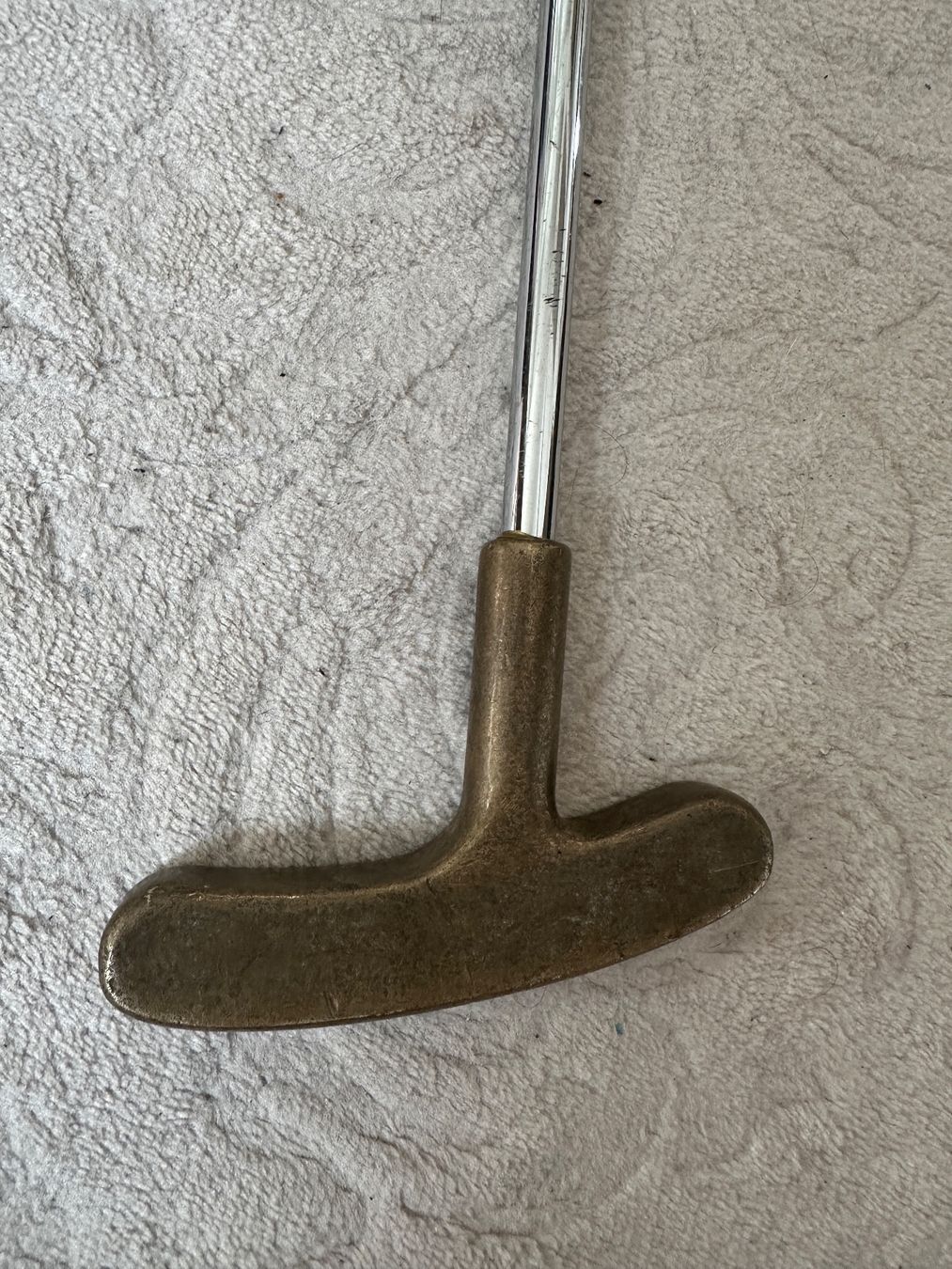 Mazze & Set: Vintage Golf-Putter mit T-förmigem Messingkopf – Usato da Thalwil venduto da Maricortin