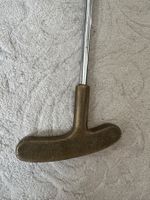 Vintage Golf-Putter mit T-förmigem Messingkopf