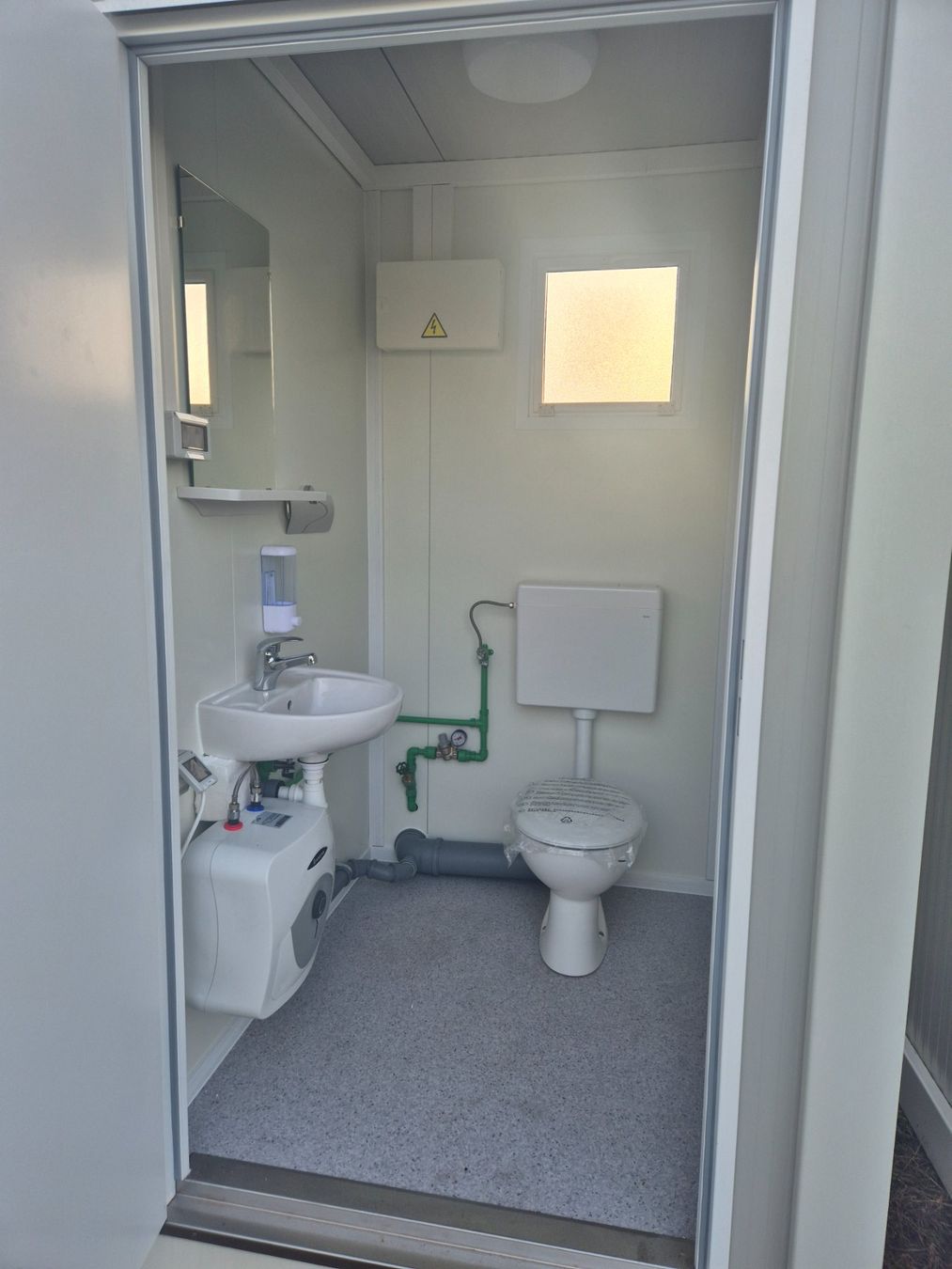 WC: WC Container, Toilette, Sanitärcontainer – Neu (gemäss Beschreibung) aus Galgenen von contdeluxe 1