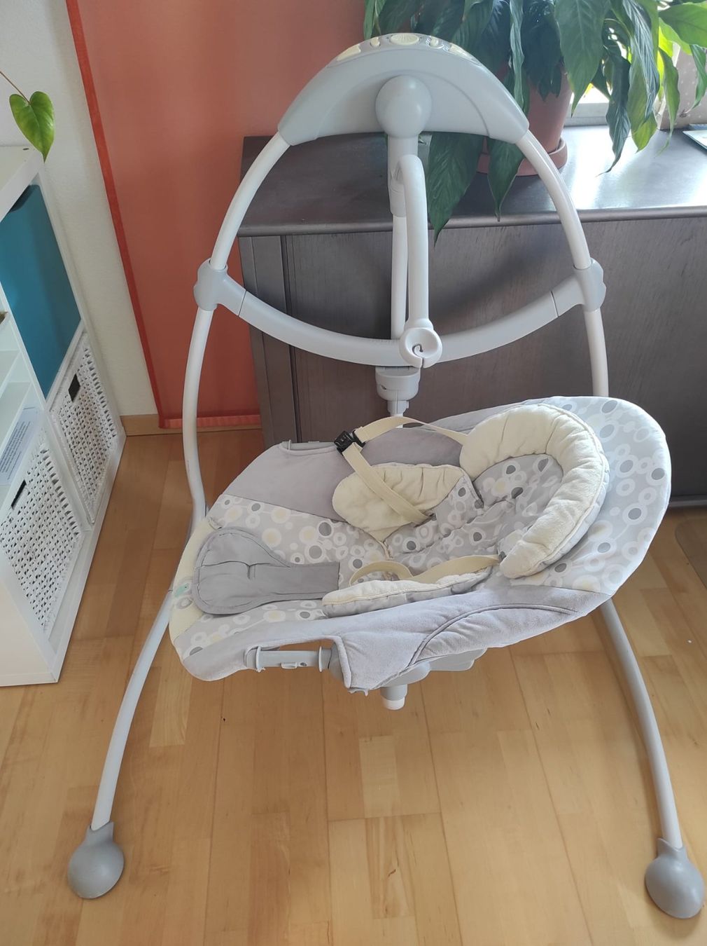 Sdraiette & Sdraiette a dondolo: Baby Schaukel, Elektrisch mit Musik oder Geräusche – Usato da Abtwil SG venduto da PK89