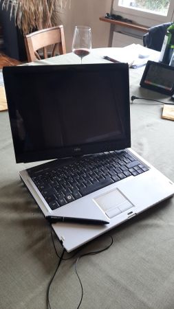 Lifebook Fujitsu T5010 Windows 7 Pro(F), Pen, Dockstation