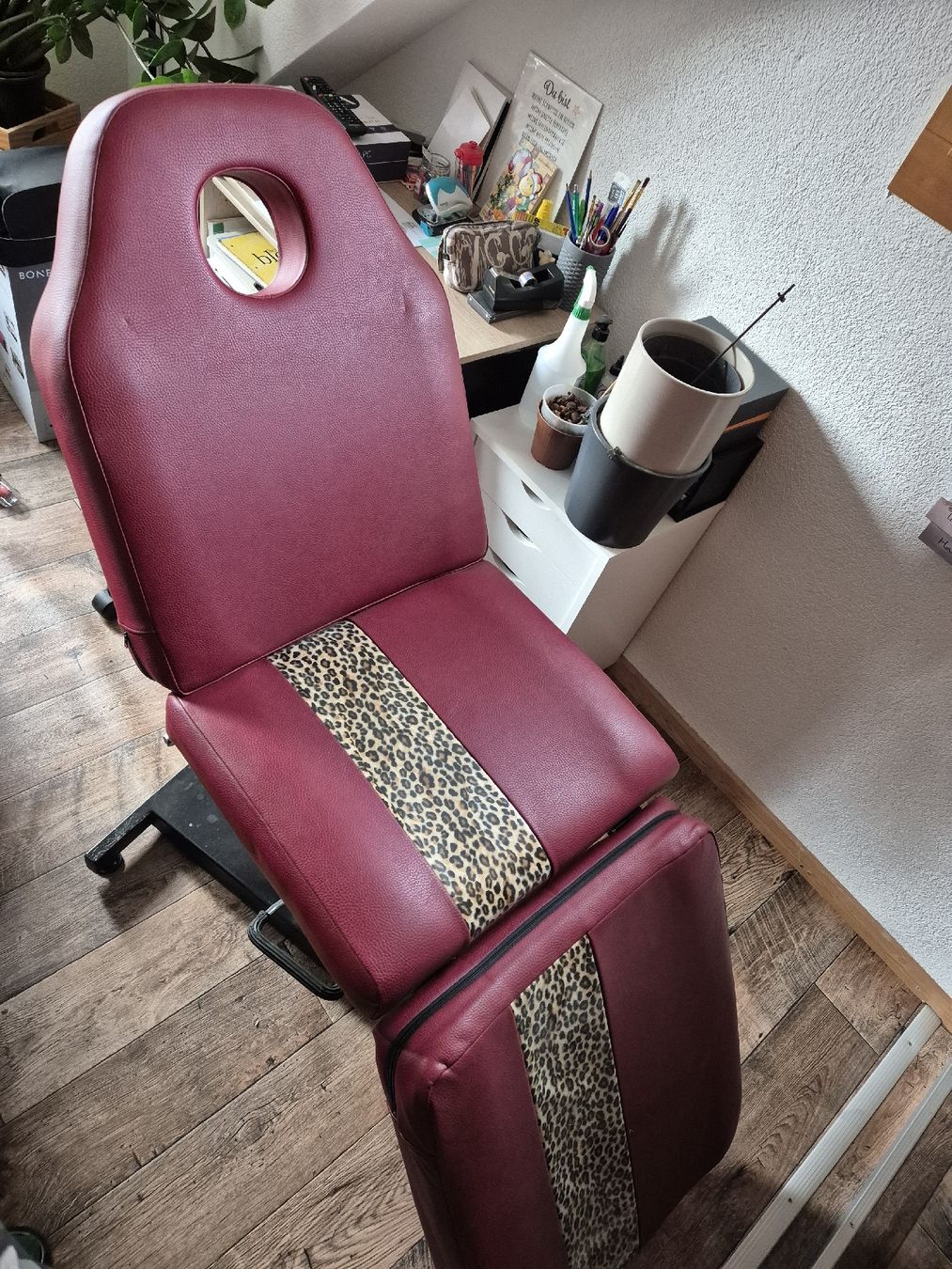 Lettini & sedie per cosmetici: Massageliege / Tattooliege zu verkaufen! – Usato da Berneck venduto da jst_nk6y 1