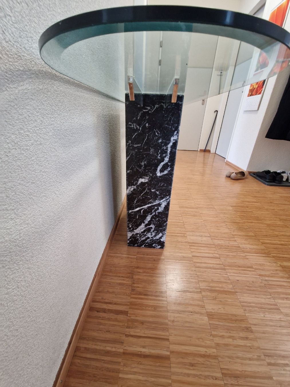 Console: Konsolentisch Glas Marmor Optik mit Chromstangen – Usato da Wittenbach venduto da garbis 2