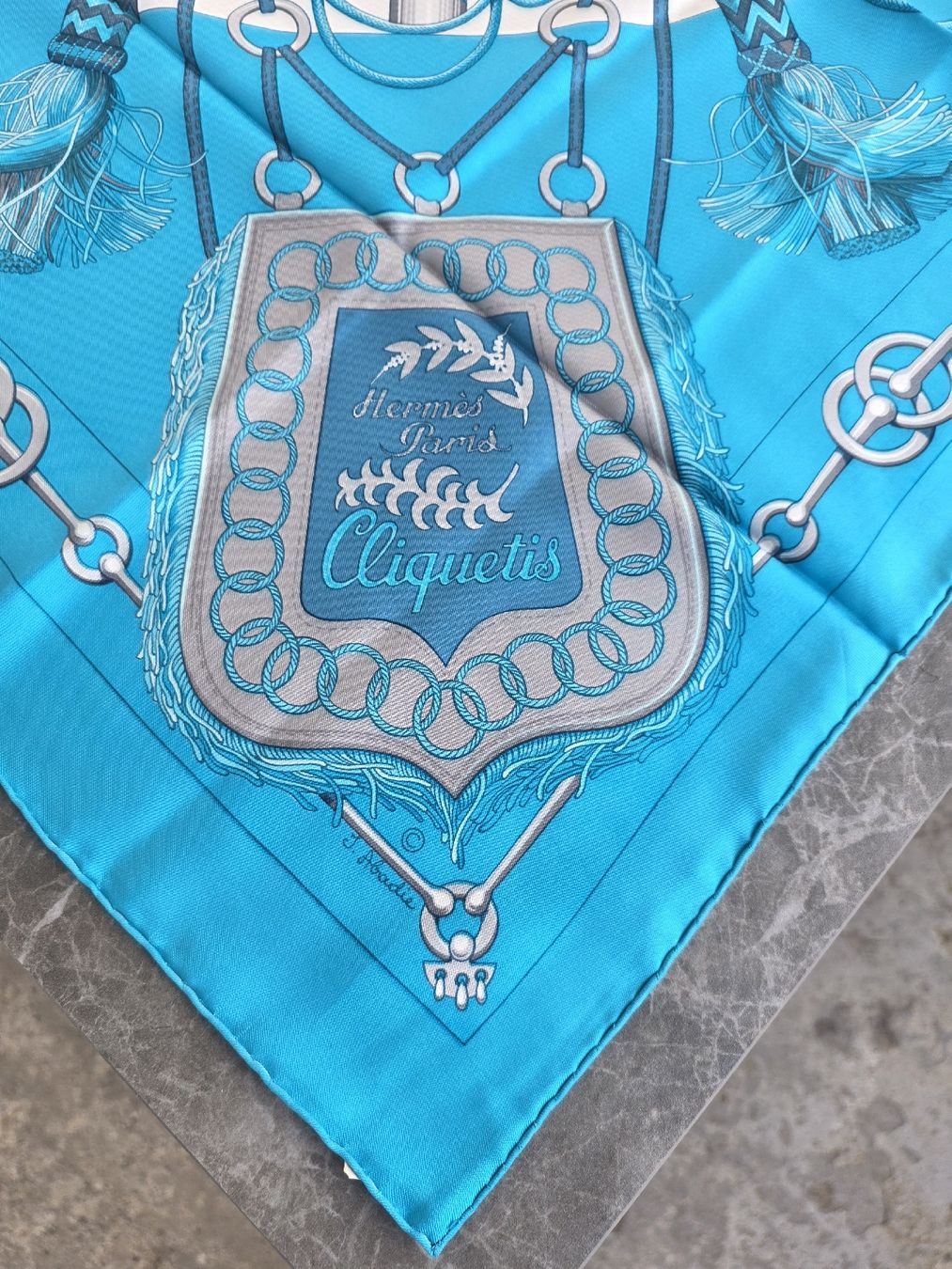 Hermès Foulards, Tücher & Schals: Original Hermes Seidentuch blau 90x90 cm – Gebraucht aus Bösingen von davewausb767 1