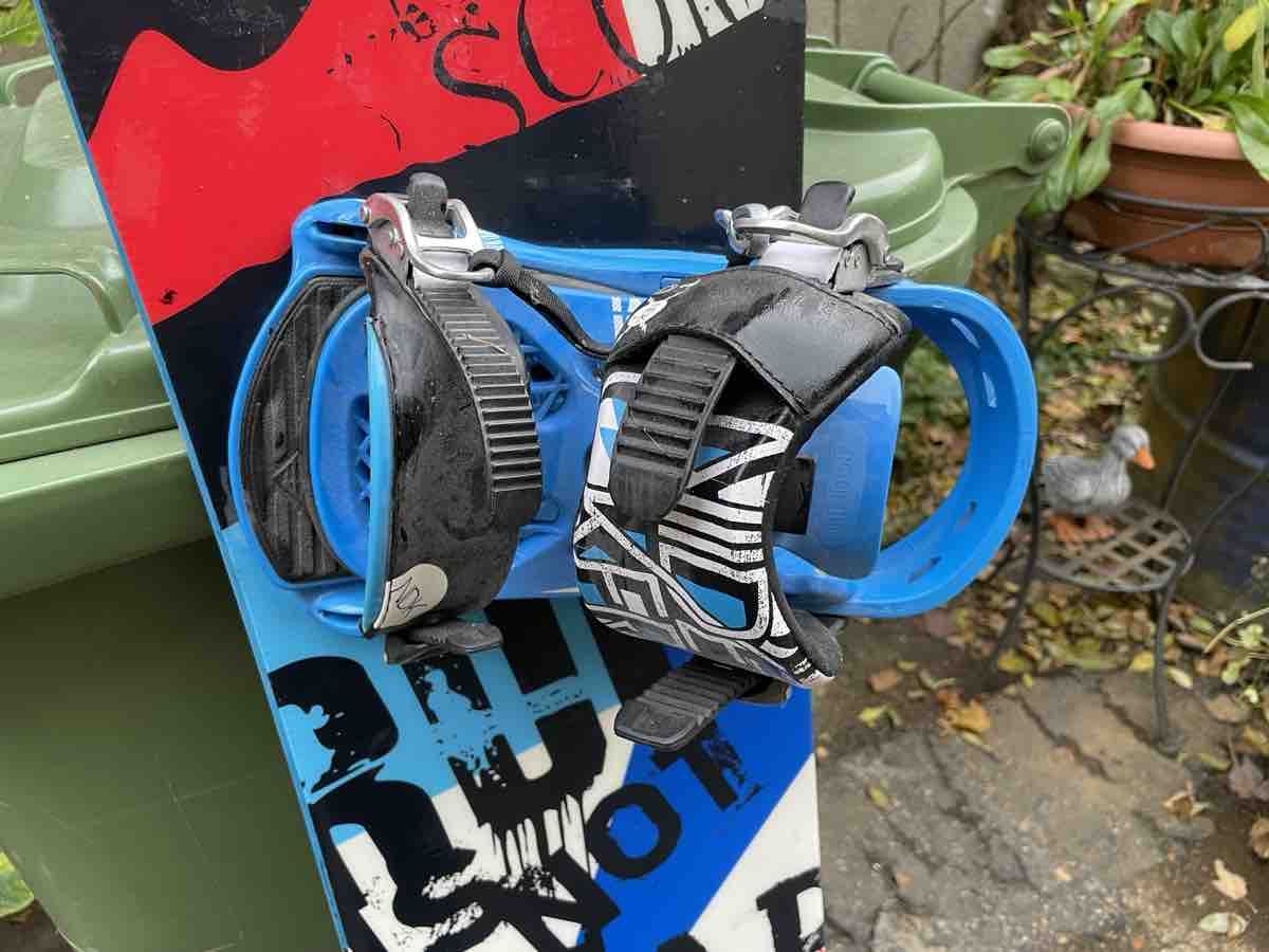 Nidecker Board: Snowboard Nidecker mit Bindung 152 cm – Usato da Biel/Bienne venduto da Urbue 2