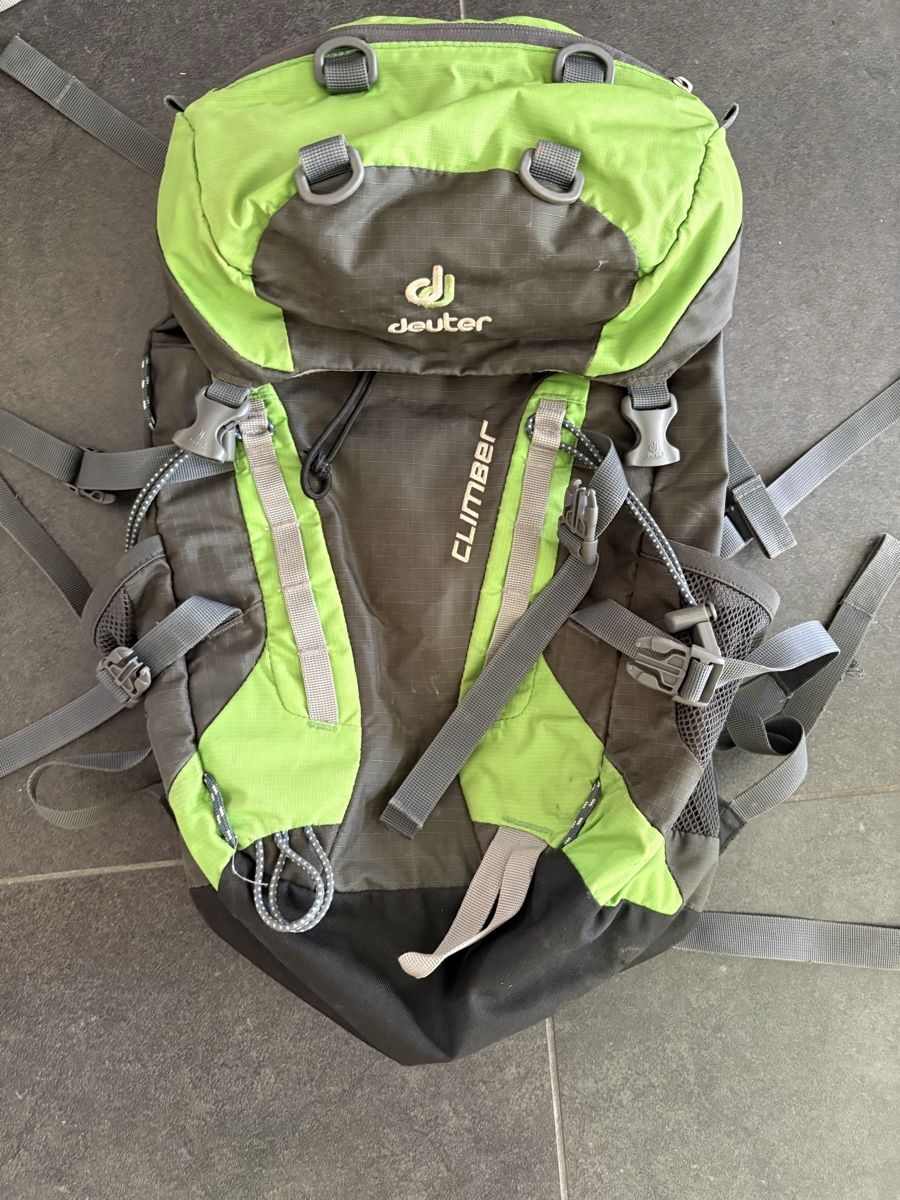 Deuter Sacs & sacs à dos: Rucksack Deuter Climber Alpine Back System H2O  – D'occasion à Binz par Pitchou76