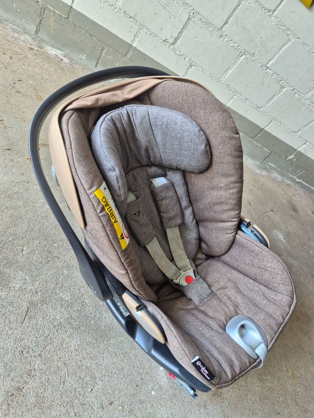 Cybex Sièges auto: Cybex Babyschale, Beige – D'occasion à Wädenswil par H.Sperb