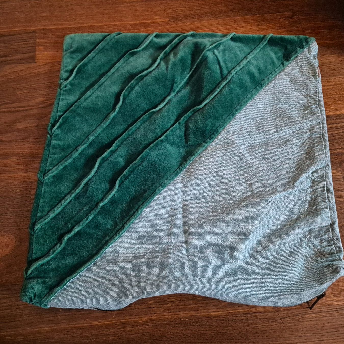 Cuscini: Teal velvet + cotton pillow case 45x45 – Usato da Zürich venduto da monadiederich