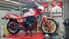 Kawasaki GPZ 1100 B2 Umbau Egli