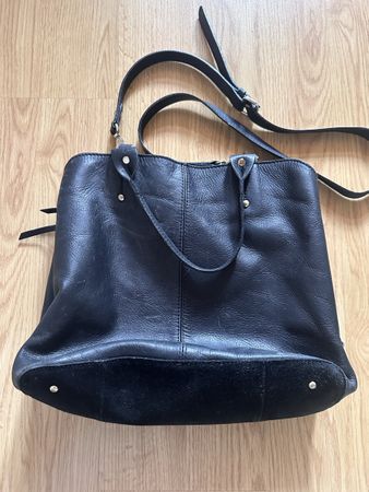 Schwarzes Ledertasche
