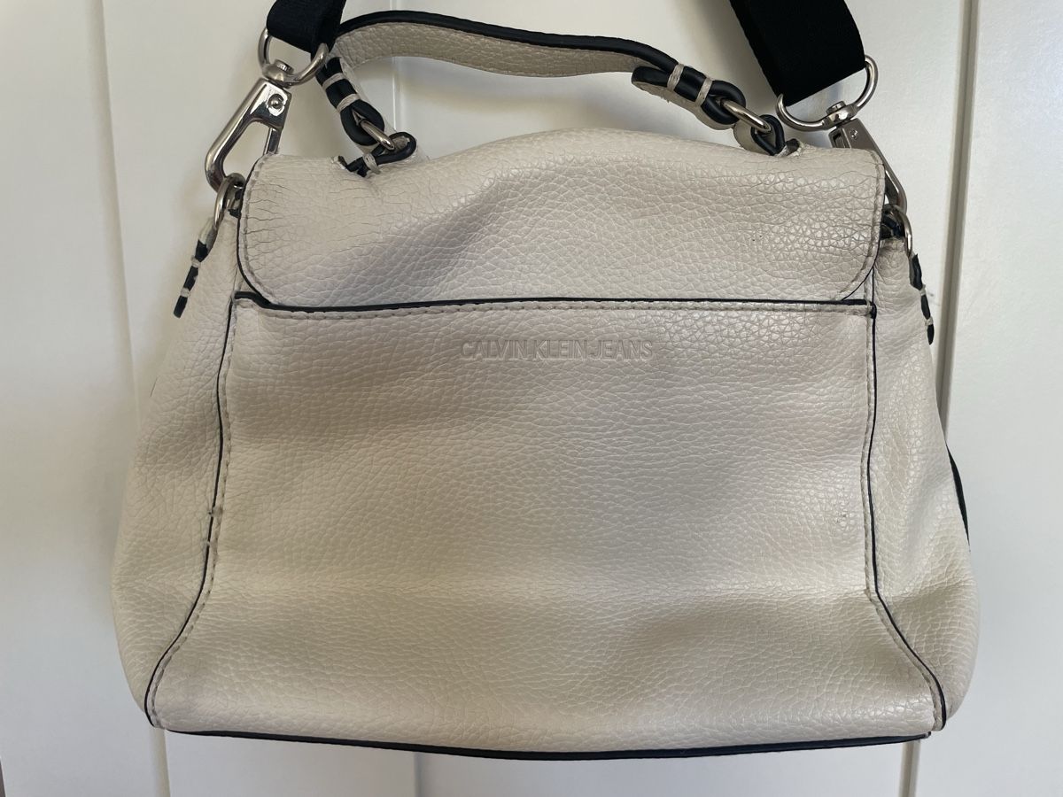 Taschen für Damen: Calvin Klein Jeans Umhängetasche – Gebraucht aus Zürich von eri_n7p5 1