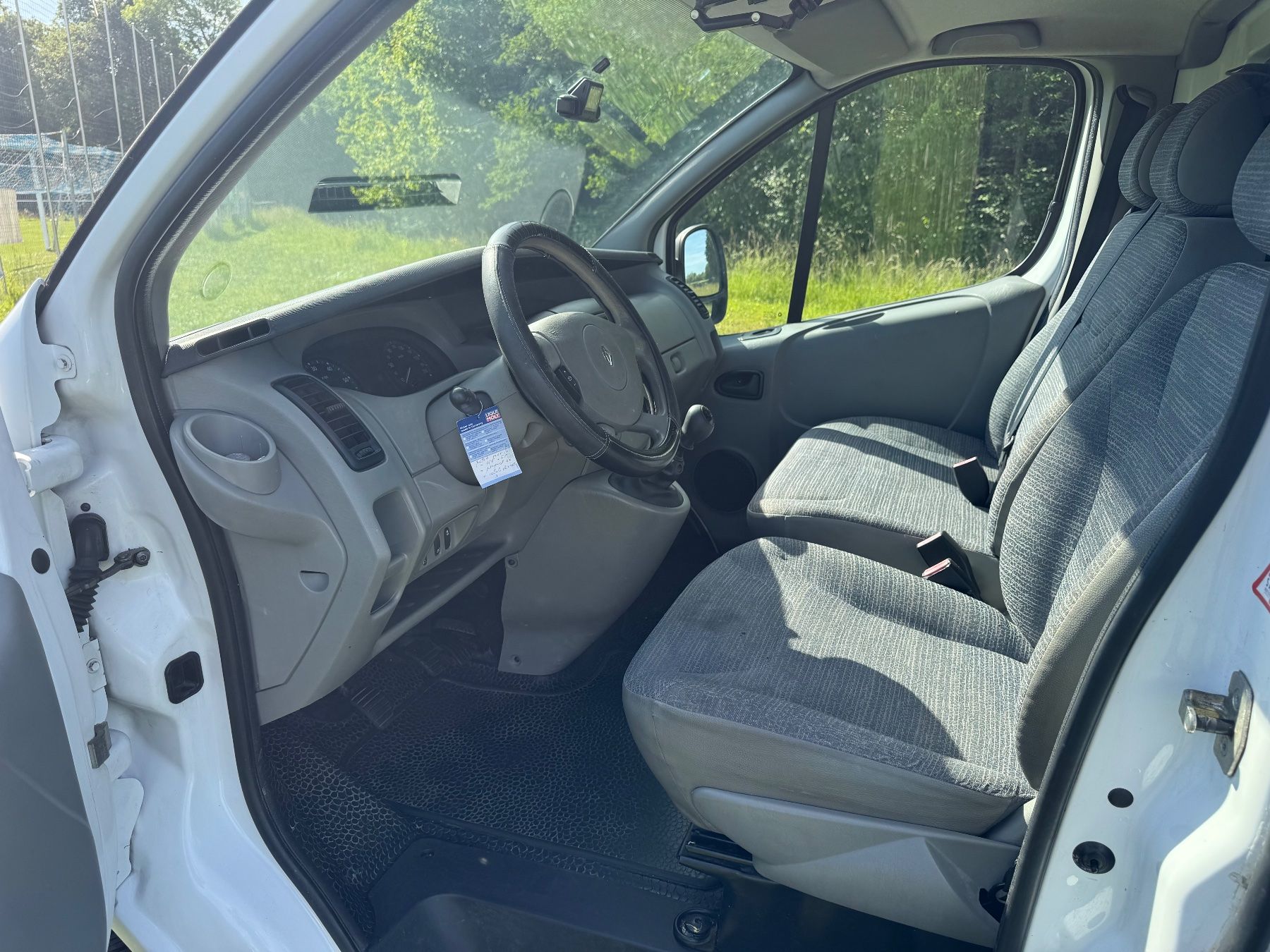 Renault Nutzfahrzeuge: RENAULT TRAFIC 2.5 DCI – Gebraucht aus Echallens von sar_w57v 9