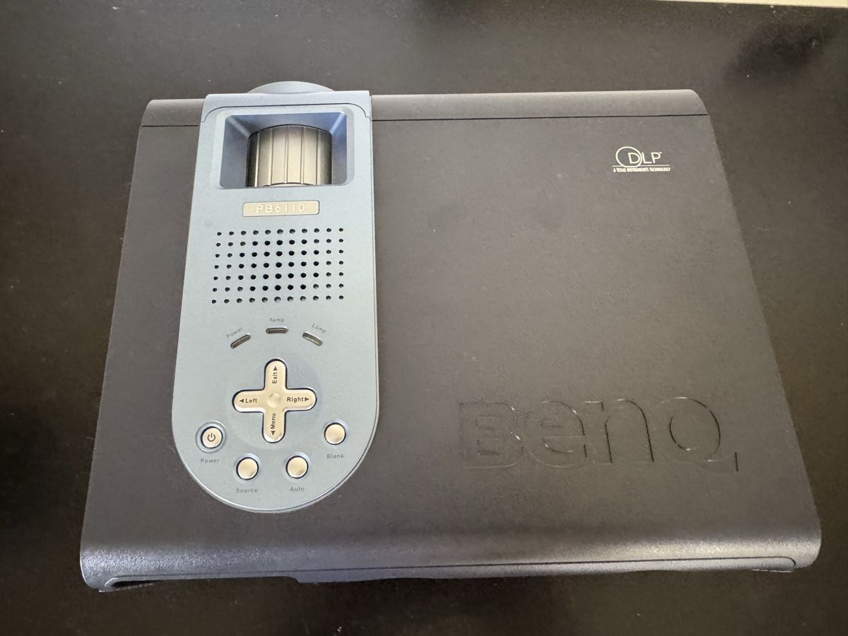 BenQ Videoprojektoren: BenQ Projektor PB6110 mit Tasche – Gebraucht aus Zürich von Skalandianer 2
