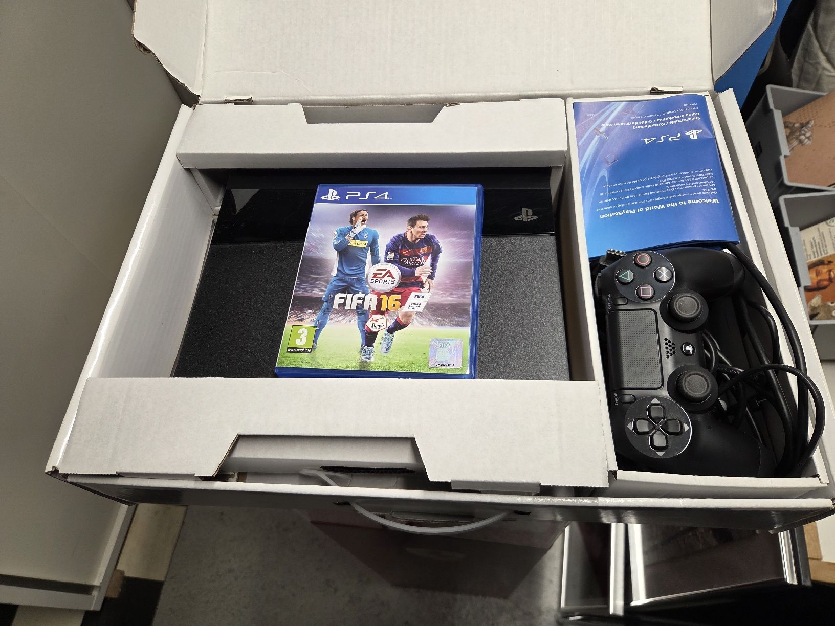 Sony Console: PS 4 Mit Spiel  – Usato da Wetzikon ZH venduto da AmacherM 2