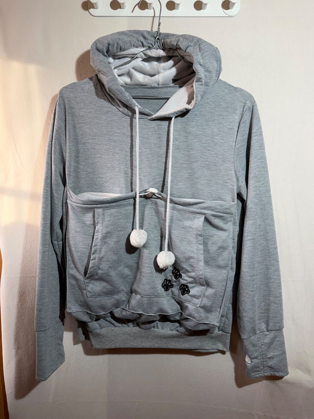 Maglioni & Felpe: Kapuzenpullover mit Katzen- oder Hundetasche Gr. S – Usato da Grosswangen venduto da SALE_SALE_SALE