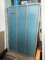 2 Metallspinde / Garderobenschränke – abschliessbar