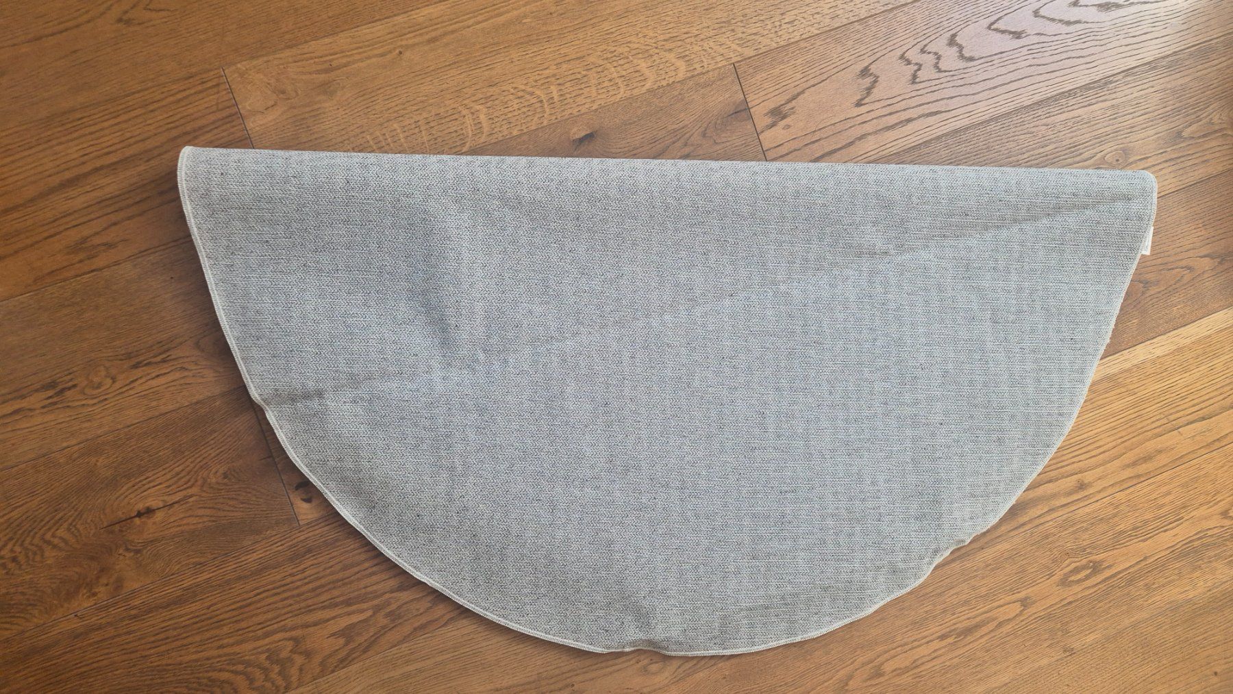Teppiche: Runder Teppich hellbeige neu – Neu (gemäss Beschreibung) aus Oberentfelden von Zimen 1