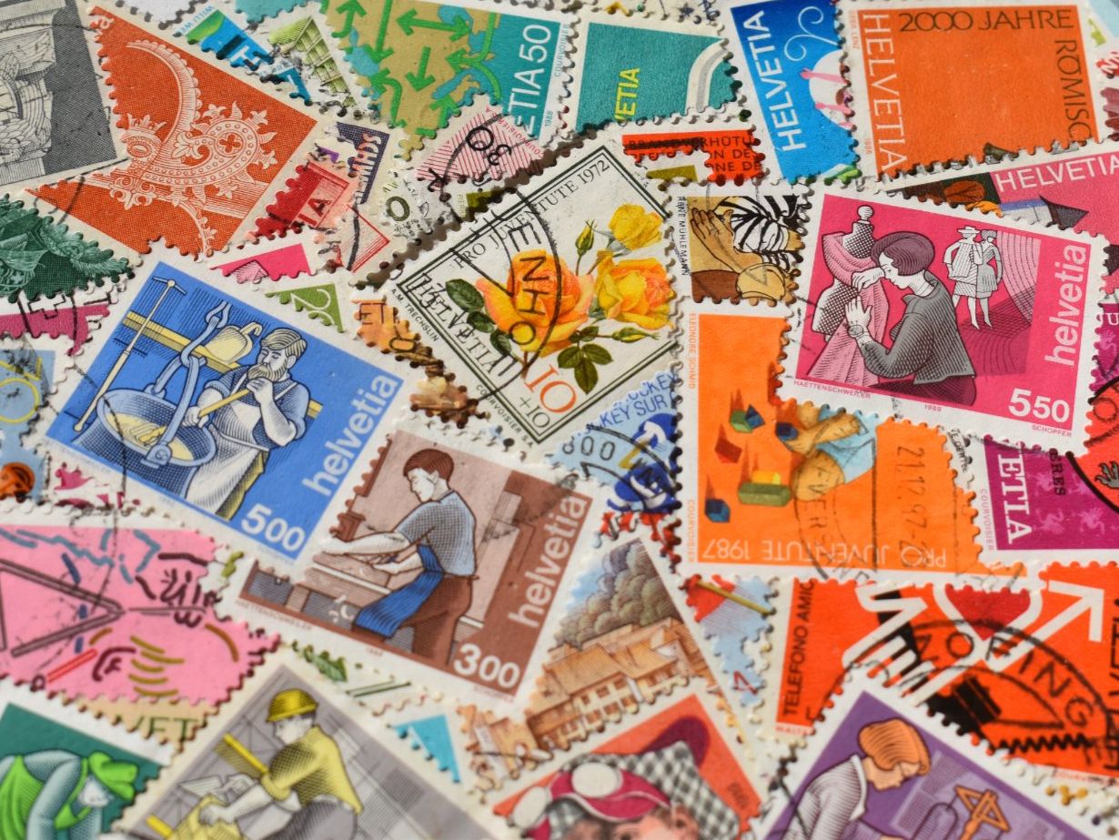 Alle Briefmarken: 300 verschiedene Schweizer Marken      B2409D – Gebraucht aus Bettingen von Gluscht-Oase 2