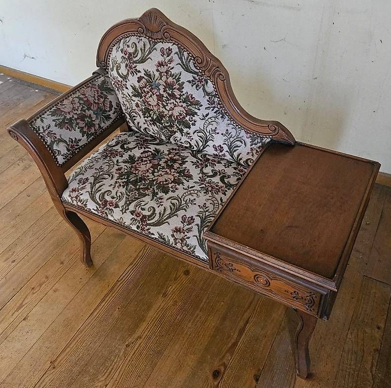Commodes: Antikes Telefonbänkli / Sitzmöbel mit Schublade – D'occasion à Orpund par rodolfo58