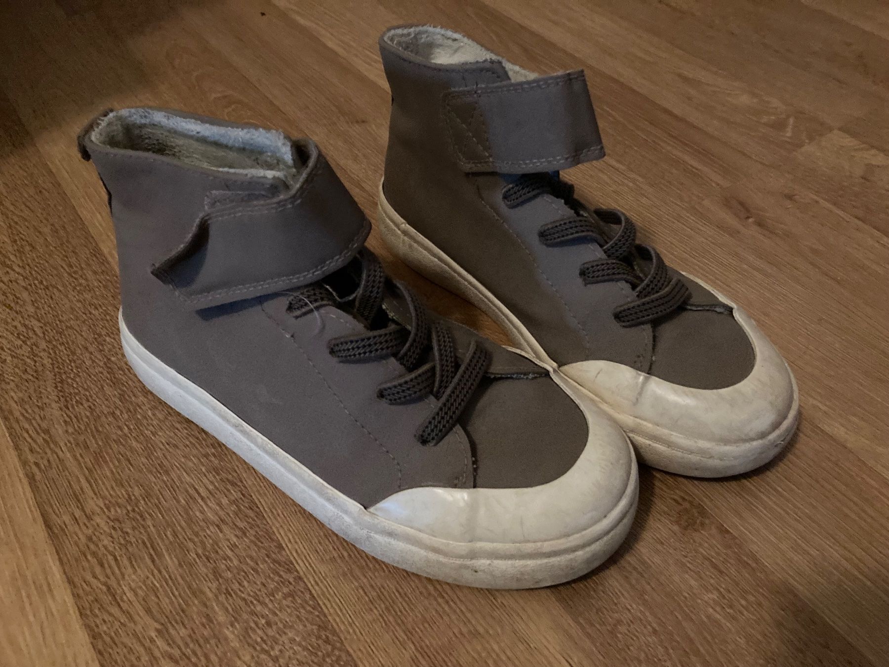 Scarpe per ragazzi: Kinder Winter Turnschuhe Gr. 30 – Usato da Emmenbrücke venduto da JJ_89