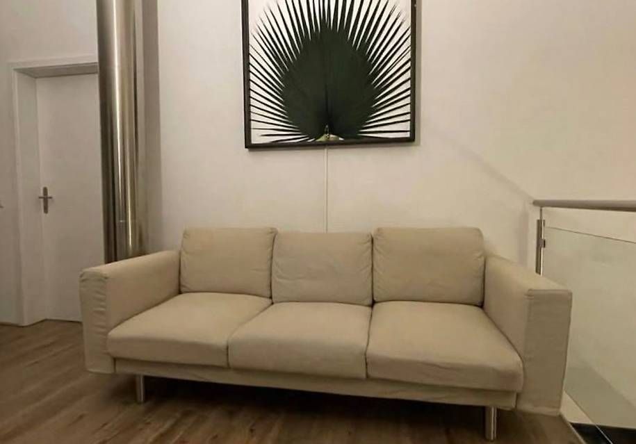 Divani: A vendre - canapé 3 places  – Usato da Vaulruz venduto da Marmari1 1