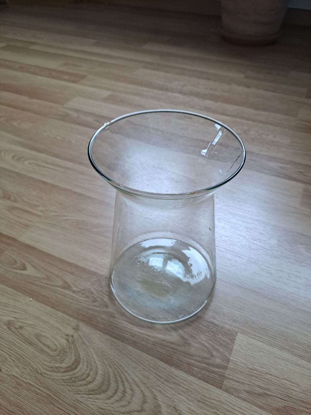 Vasi & Recipienti: Vase Karaffe Blumenvase Glasbehälter – Usato da Basel venduto da suberi_Sach