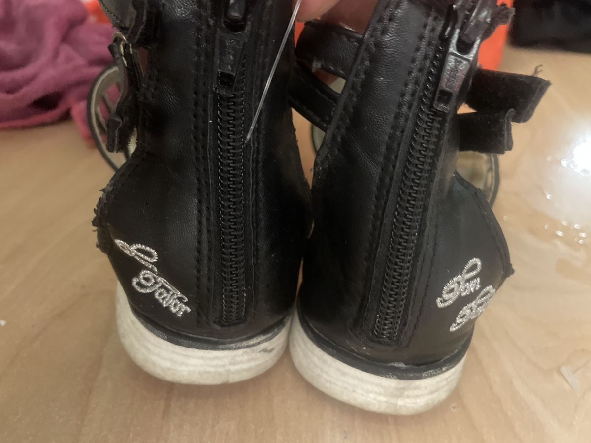 Scarpe per ragazze: Sandalen  Tom Tailor schwarz Gr. 37 – Usato da Obergerlafingen venduto da cabo4 3