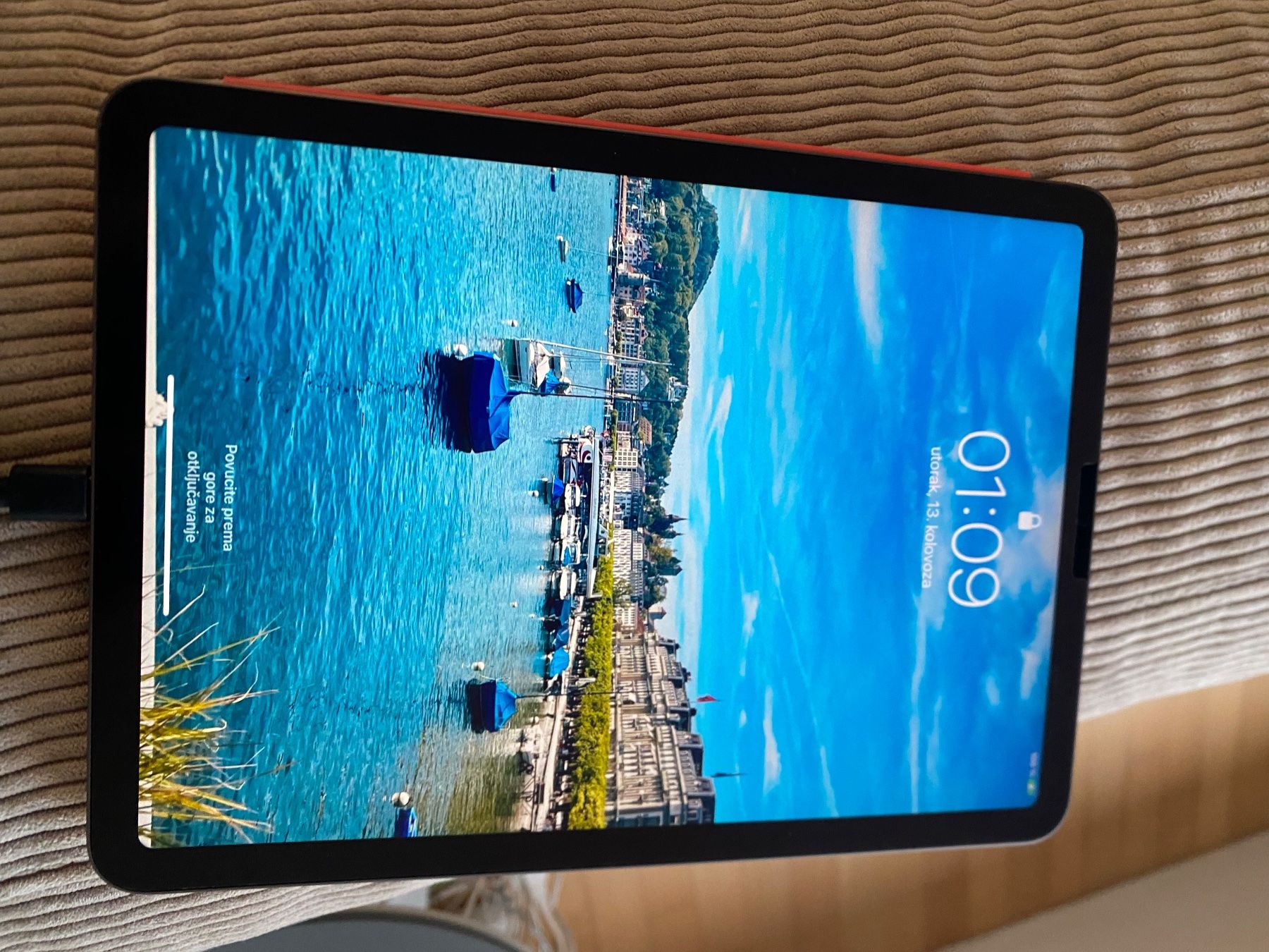 Apple Tablet PC: iPad Air 4th Gen 64 GB – Usato da Zürich venduto da igo_jvb5