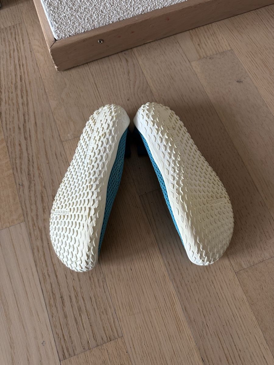 Decathlon Scarpe per ragazzi: Badeschuhe Gr. 30/31 – Usato da Kleinandelfingen venduto da Elader 1