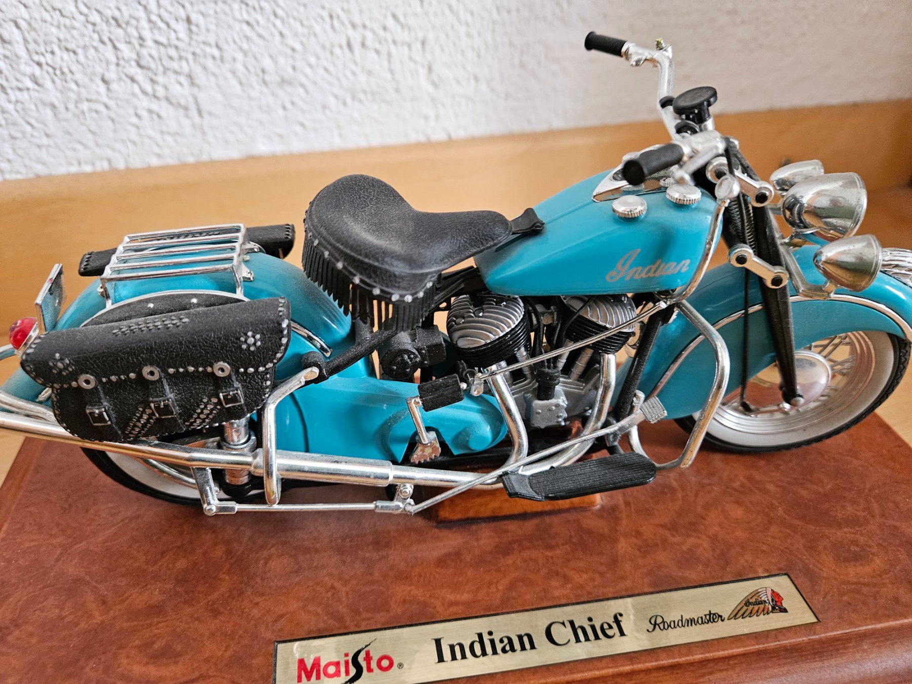 Kit di modellismo & Modellini statici: 2 Indian Chief Modelle – Usato da Wiezikon b.Sirnach venduto da Bb7 6